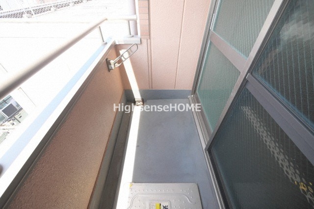 バルコニー　お洗濯にも便利なバルコニー付き