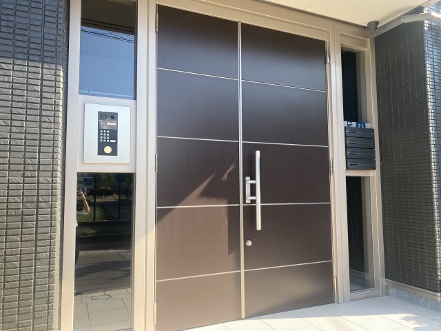 エントランス　オートロック付き