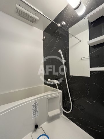 バス・シャワールーム　LaDouceur江坂II　浴室