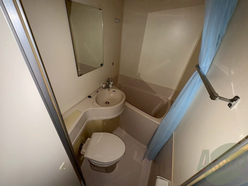 バス・シャワールーム　ユニットバスです。疲れを癒すのに欠かせませんね！