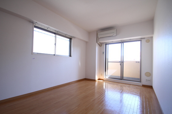 居室・リビング　※別部屋の写真です