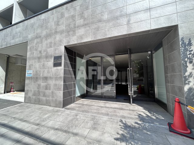 エントランス　レジディア江坂　エントランス