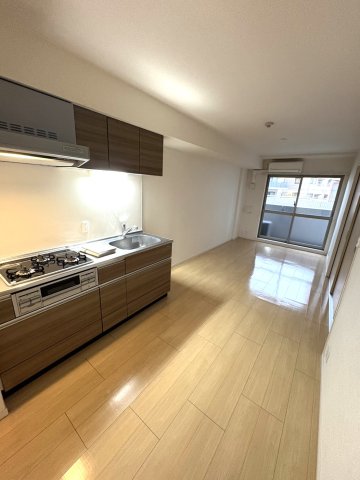 居室・リビング　採光良好なリビング♪