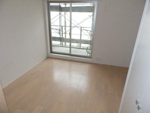 居室・リビング　室内