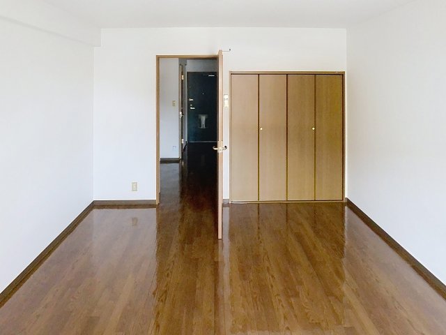 居室・リビング　106号室（2026年2月撮影）の参考写真です。実際のお部屋