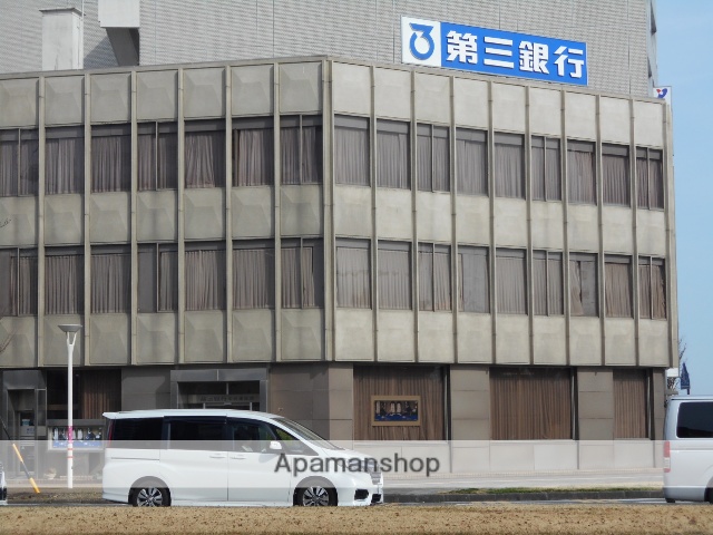 銀行　（株）第三銀行／中央通支店（銀行）まで824m