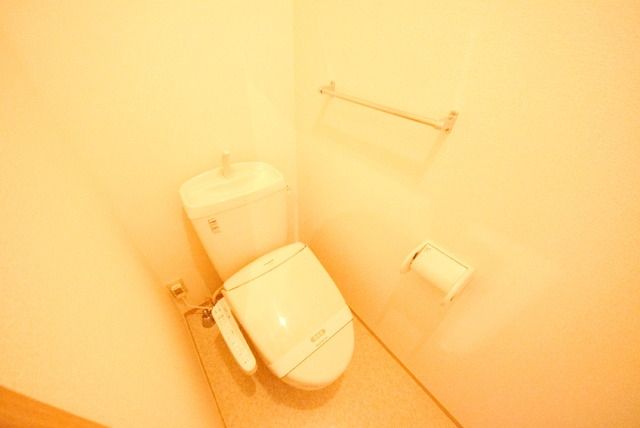 トイレ　ウォシュレット付きです♪