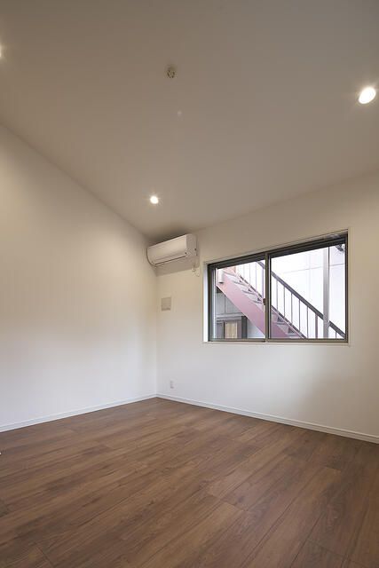 居室・リビング　☆明るい洋室☆