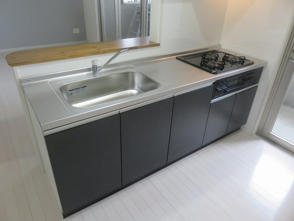 キッチン　2，100サイズの大型システムキッチン。