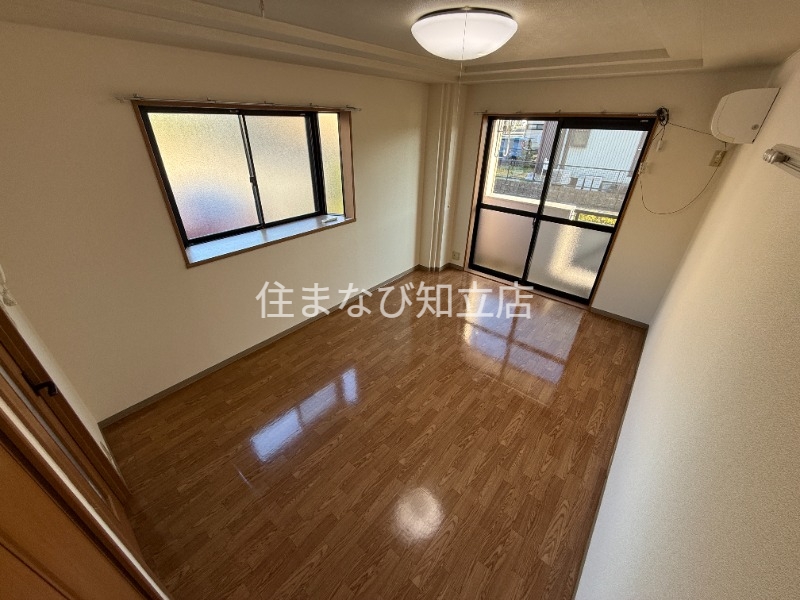 居室・リビング　同型別部屋写真