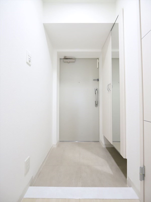 玄関　玄関　シューズボックス付