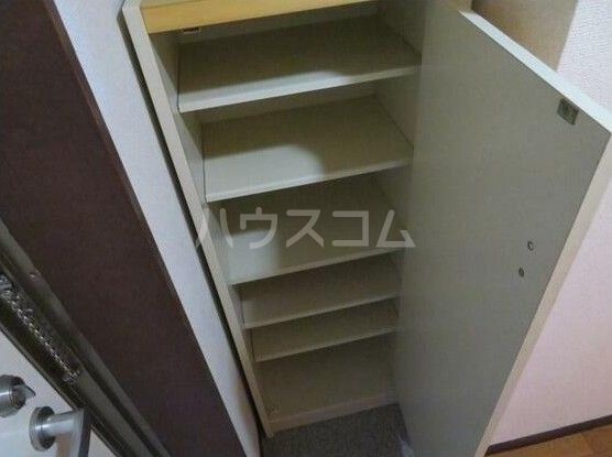 エバーグレース西府の玄関写真