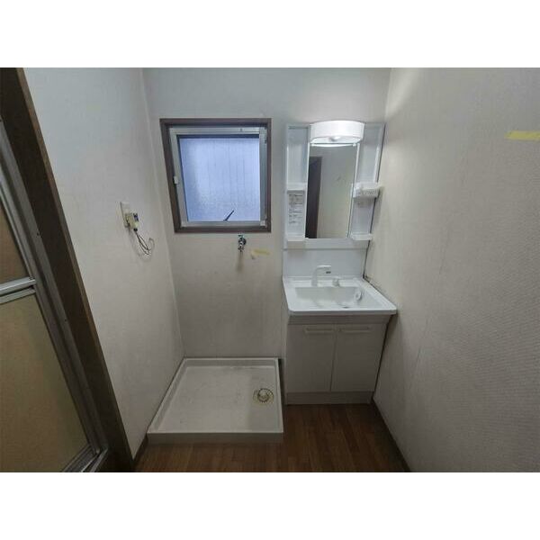 駐車場　※他のお部屋の参考写真です。