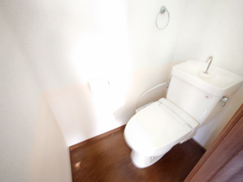 トイレ　温水洗浄便座（他部屋写真）
