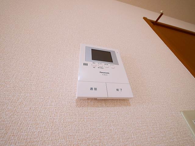 セキュリティ　お顔が見えるモニター付きインターホンで安心。