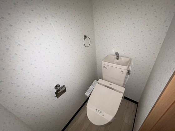 トイレ　※別部屋の写真です