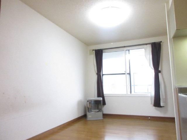 居室・リビング　居間