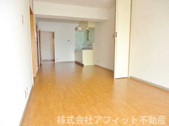 居室・リビング　LDK13.5帖