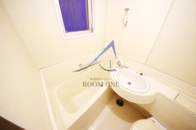 バス・シャワールーム　お風呂です。