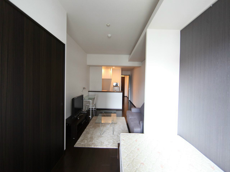 居室・リビング　洋室14.1帖　クローゼット付（収納充実しています）