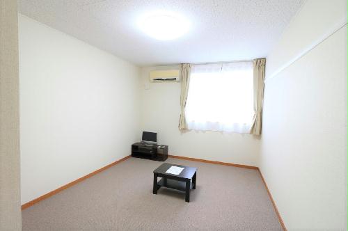 居室・リビング　当社では希少なベッドなし物件！お好きなベッドが設置可能！