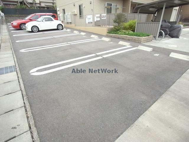 駐車場　駐車場