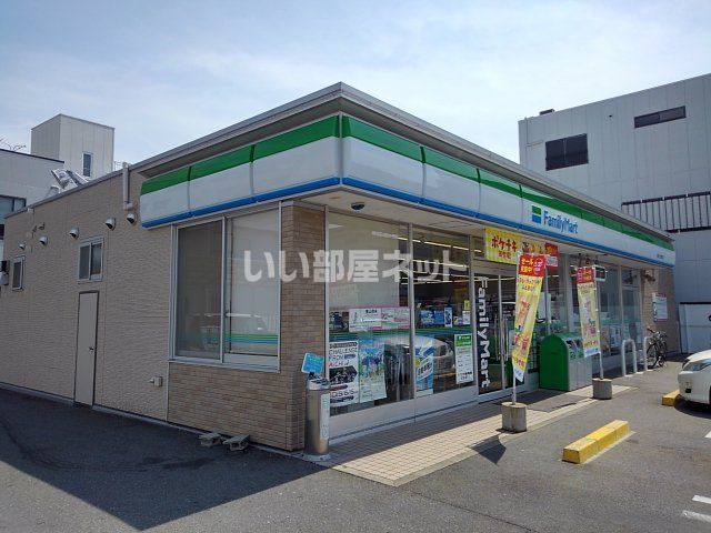 コンビニ　ファミリーマート 豊橋上伝馬町店（コンビニ）まで335m