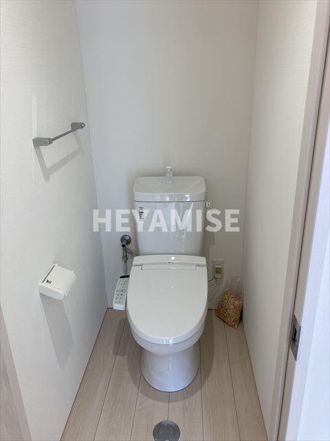 トイレ　※室内画像はモデルルームのもの