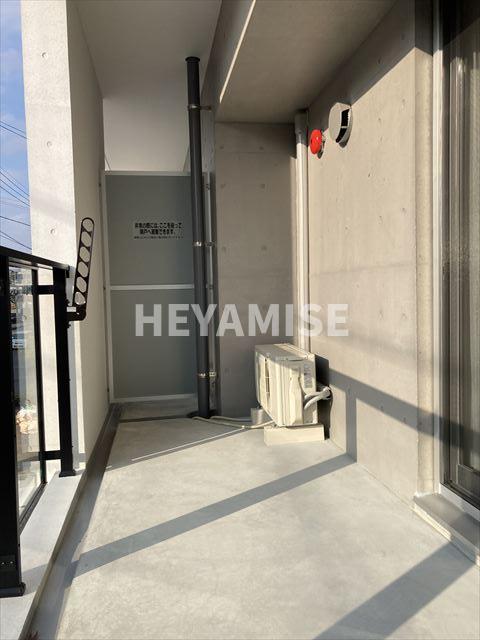 バルコニー　※室内画像はモデルルームのもの