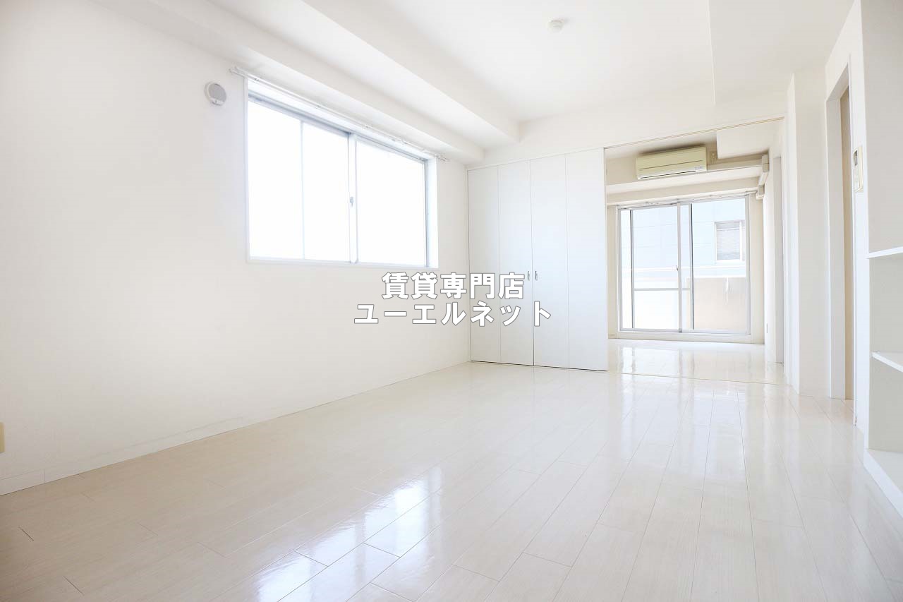 居室・リビング　ゆったりとくつろげる、落ち着きのある居室空間です