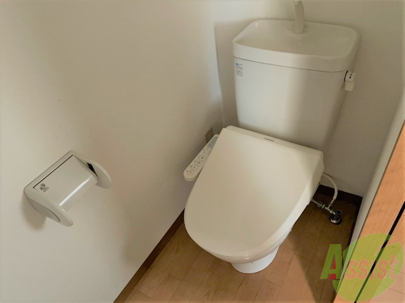 トイレ　トイレは、嬉しいウォシュレット付きです！