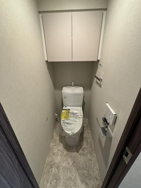 トイレ　■温水洗浄便座■ウォールキャビネット収納付き♪
