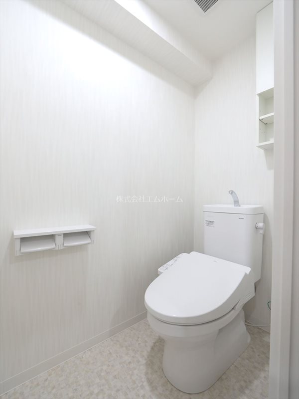 トイレ　温水洗浄便座付トイレ