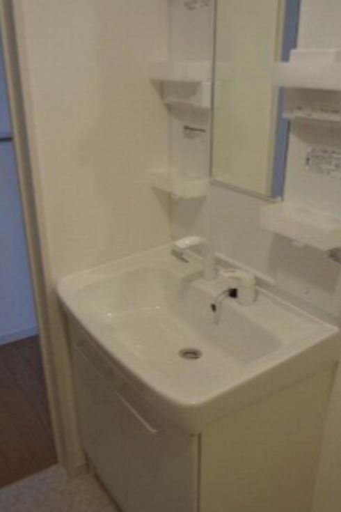 洗面設備　独立洗面化粧台が付いています