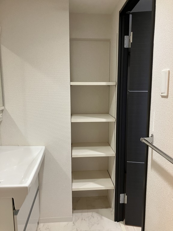 収納　エルヴィータ駅南