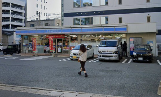 コンビニ　ローソン 博多駅東三丁目店（コンビニ）まで164m