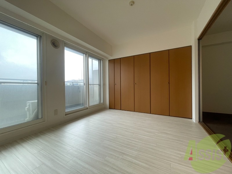 居室・リビング　広々としたリビングですね。使い勝手がよさそうですね！