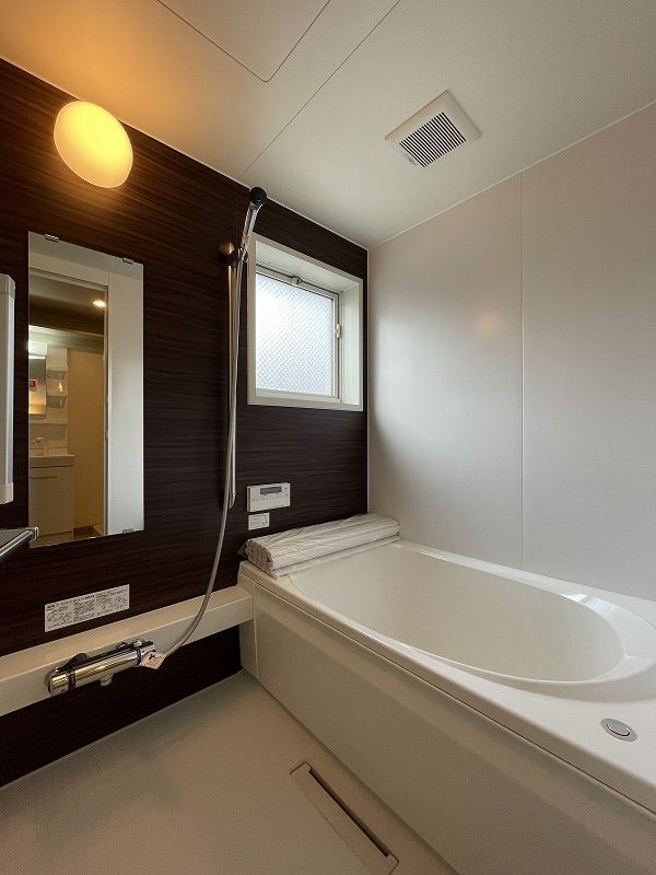 バス・シャワールーム　追焚機能付きバスルームです♪