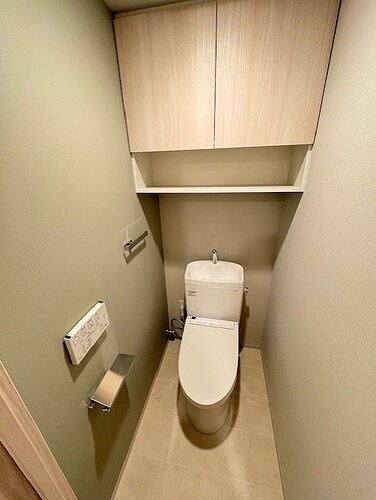 トイレ　LDから洋室を見て