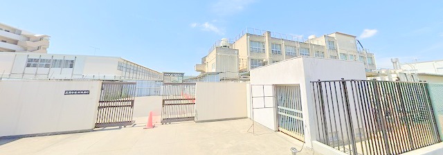 中学校　大阪市立三国中学校（中学校）まで273m