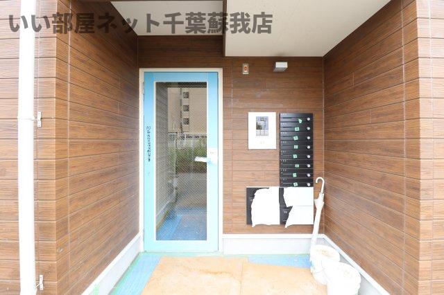 エントランス　落ち着いたエントランスです