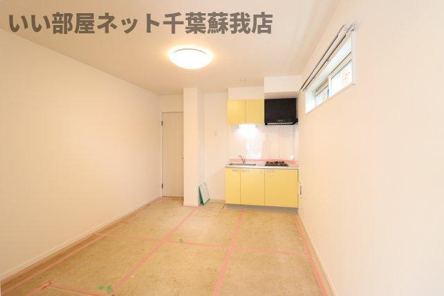 居室・リビング　こちらの居間で趣味の時間をお楽しみください