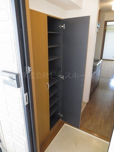 玄関　※別号室参考写真