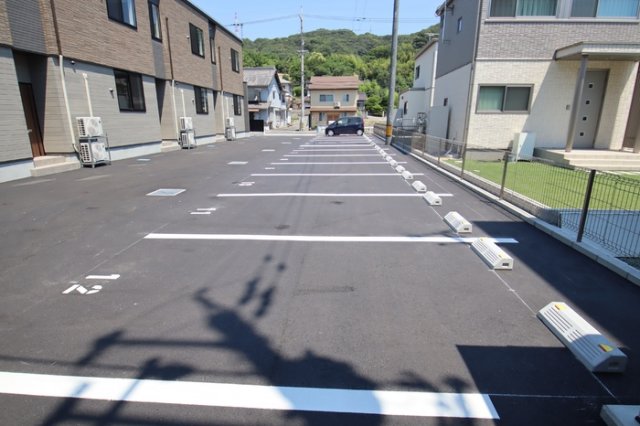 駐車場　車をお持ちの方に嬉しい駐車場付きの物件です