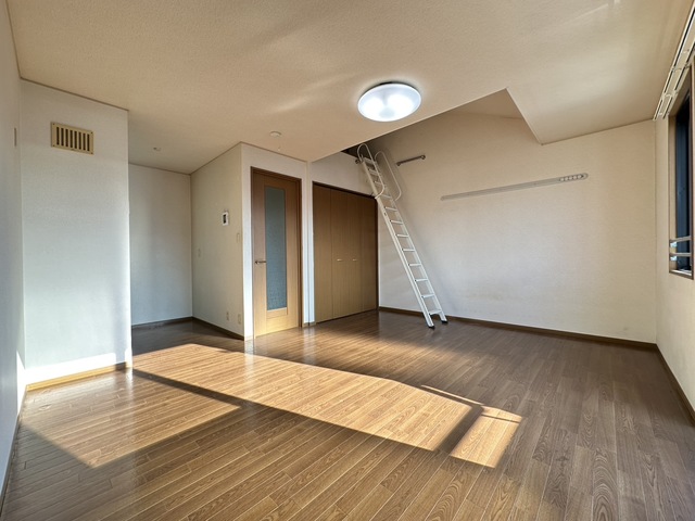 居室・リビング　２階の参考写真です。ロフトございません