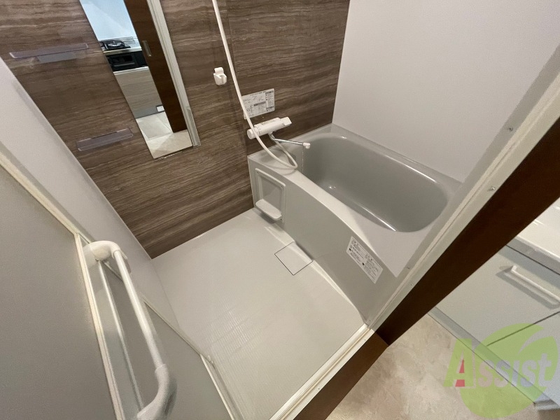 バス・シャワールーム　お風呂になります。一日の疲れを癒してくださいね。