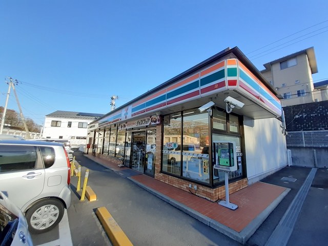 コンビニ　セブンイレブン塩釜庚塚店（コンビニ）まで1300m