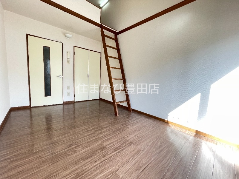 居室・リビング　別室同型写真