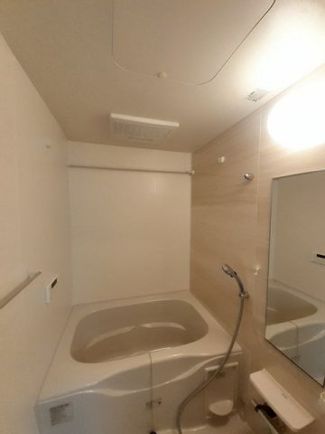 バス・シャワールーム　ゆったり過ごせるお風呂です