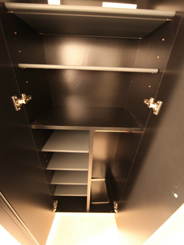 玄関　玄関　下駄箱収納充実してます